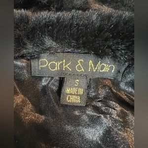 Ladies Faux fur Crop Shawl in black small